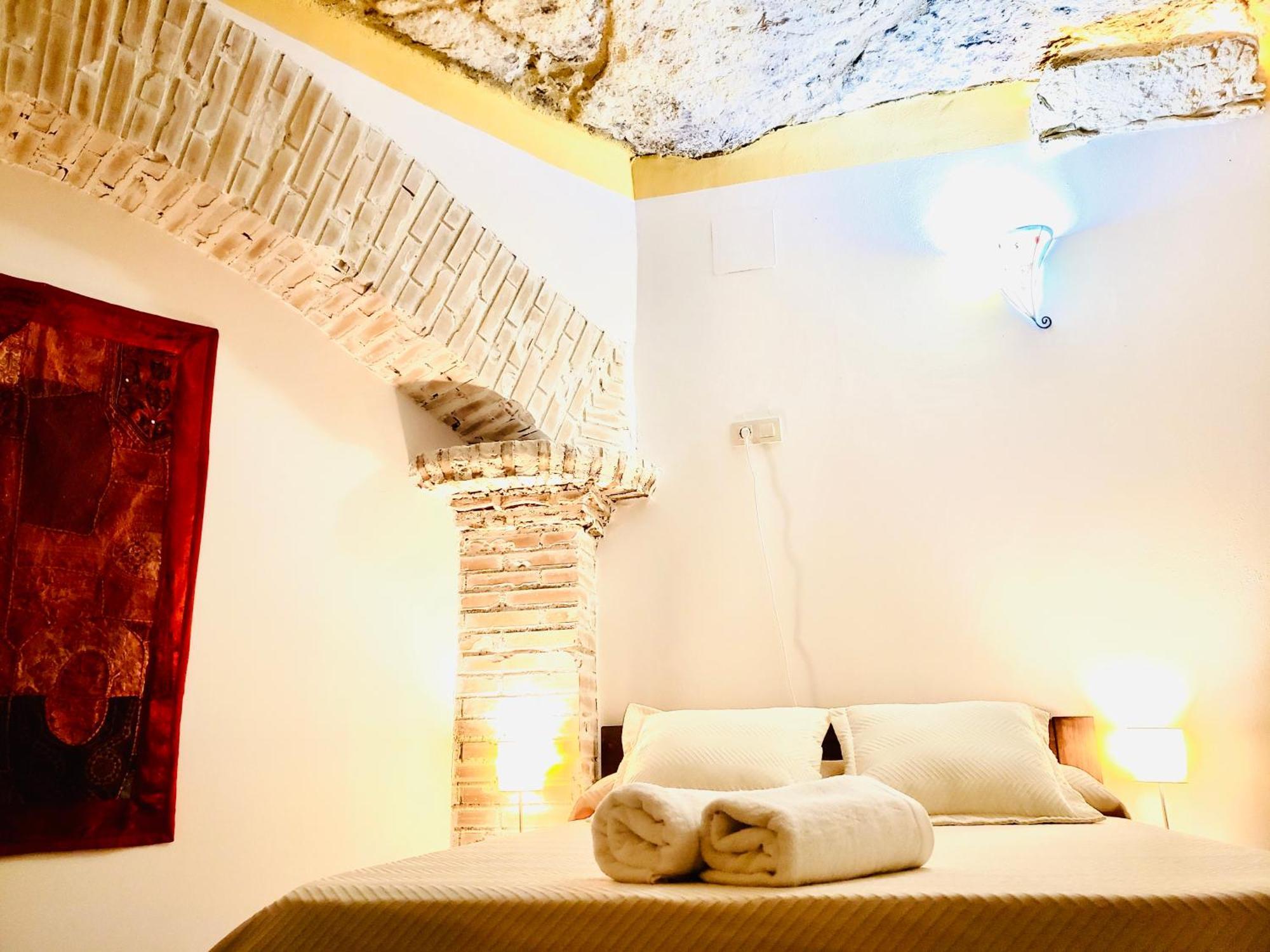 Casas de Fernando Alonso Casa Rural Cueva El Nido מראה חיצוני תמונה